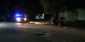 Van impacta cuatrimoto y se da a la fuga en Delicias