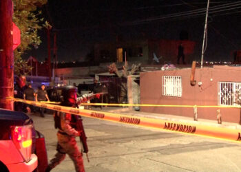 Arrestan a seis tras atropello, fuga y agresión a policías