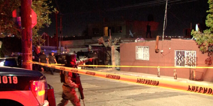Arrestan a seis tras atropello, fuga y agresión a policías