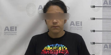 Detienen a mujer acusada de violencia familiar contra su hija en Punta Oriente