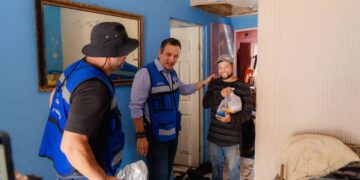 Entregan apoyos a familias afectadas por lluvias en Las Galeras