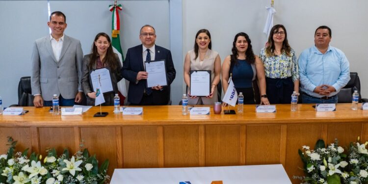 Firman convenio UACH y alcaldesa de Meoqui en apoyo a estudiantes