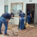 Apoyan cadetes de la Policía Municipal y Bomberos en limpieza de zona inundada