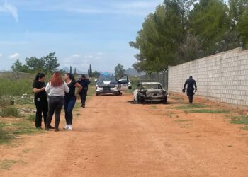 Localizan cuerpo calcinado en vehículo abandonado en Valles de Chihuahua