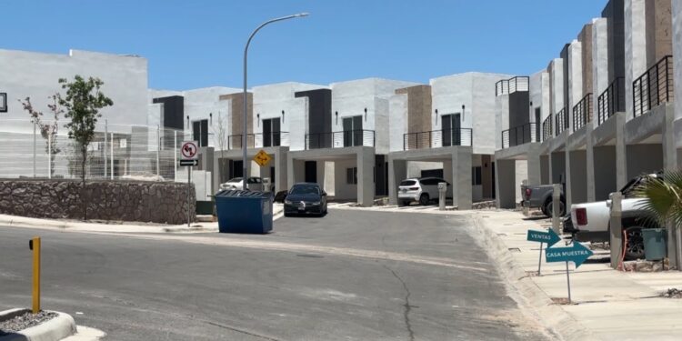 Apoyan a familias desalojadas de Monte Xenit