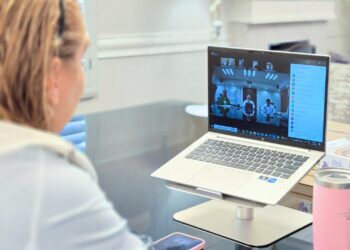 Maru Campos reúne a alcaldes para definir acciones contra el sarampión