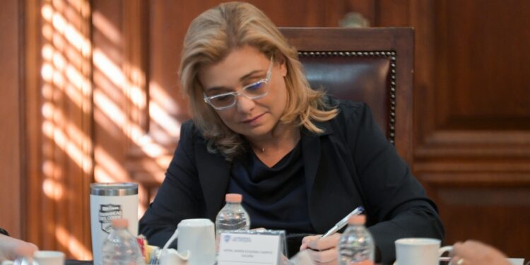 Refrenda Maru Campos trabajo coordinado por la paz en Chihuahua