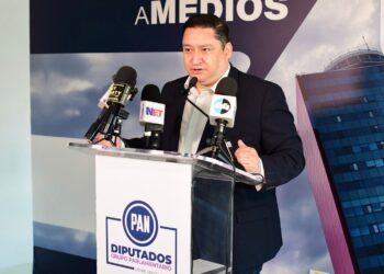 Exigen cuentas a Adán Augusto por presuntos vínculos con el crimen organizado