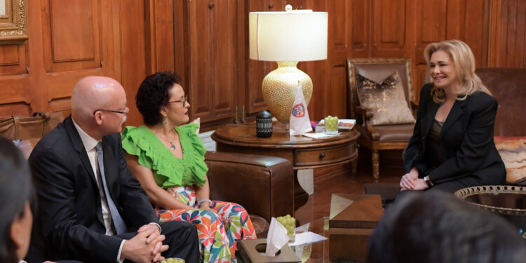 Gobernadora se reúne con embajador de Alemania