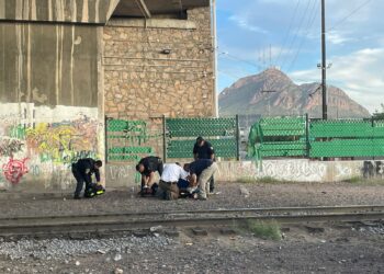 Migrante cae de tren y sufre fractura expuesta en la Av. Pacheco