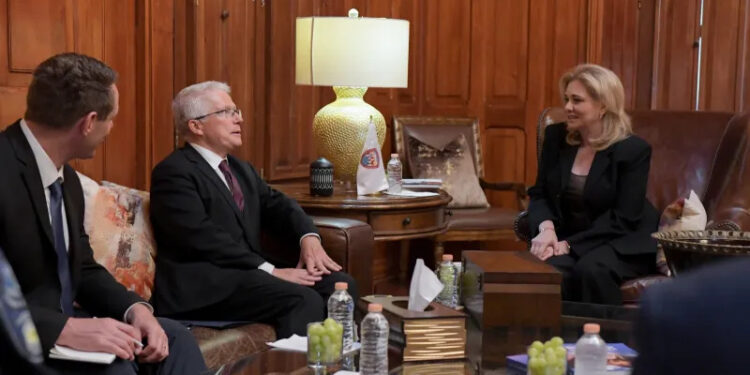 Maru Campos y cónsul de EE.UU. refuerzan colaboración en seguridad fronteriza