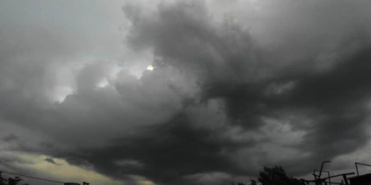 Alerta por lluvias y viento en la entidad a partir de este jueves