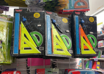 Padres ajustan gastos por regreso a clases