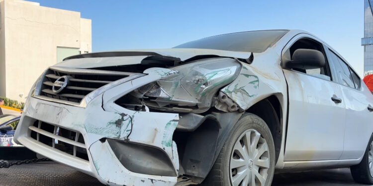 Choque de vehículo deja sin luz al Hotel Don Rubén