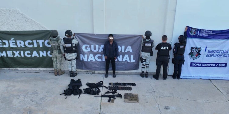 Cae “halcón” armado con fusil de asalto en Guadalupe y Calvo