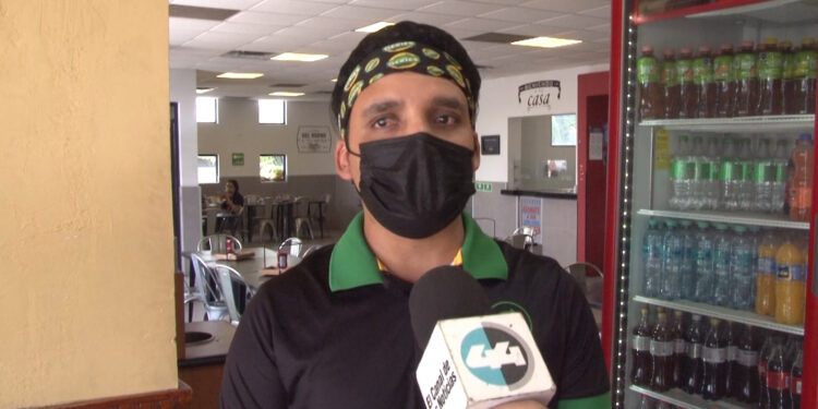 Roban ingredientes en sucursal de Subway