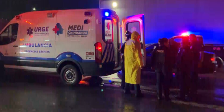 Hombre resulta herido tras lanzarse desde un puente en Chihuahua