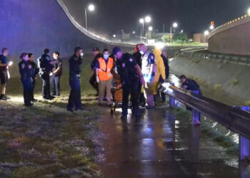 Hombre resulta herido tras lanzarse desde un puente en Chihuahua