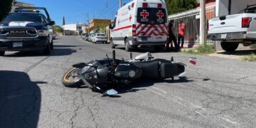 Motociclista sufre fractura tras ser embestido