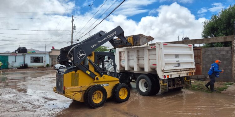 Retiran más de 2 mil 300 toneladas de arrastre tras lluvias en la capital