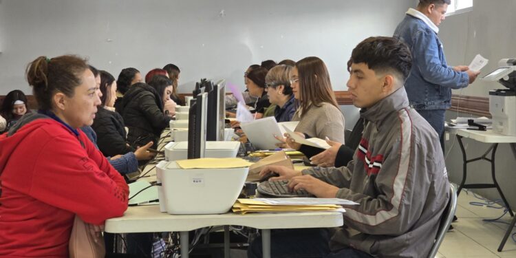 Pago de becas de Excelencia Académica y Formación para quinto y sexto de primaria