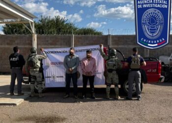 Detienen a 2 sujetos con narcóticos y arma de fuego en Parral