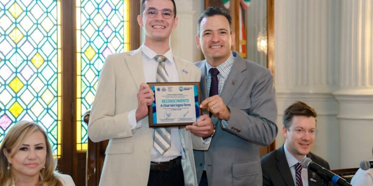 Toma protesta alcalde Marco Bonilla al Cabildo Joven edición 2025