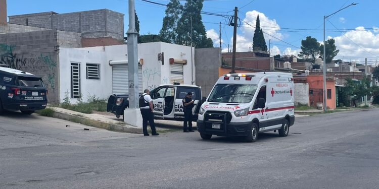 Hombre resulta herido tras ataque a machetazos en Chihuahua