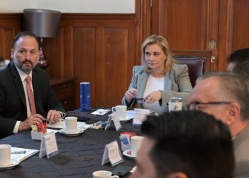 Maru Campos encabeza mesa de seguridad en Chihuahua