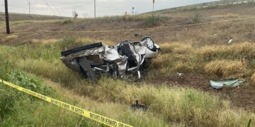 Conductor pierda la vida tras volcadura en la carretera Chihuahua-Delicias