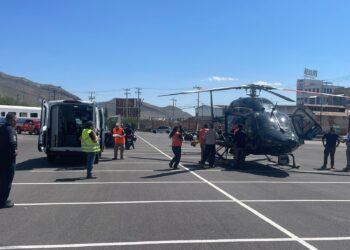Trasladan a dos policías heridos en Guadalupe y Calvo