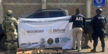 Aseguran armamento y camioneta pick-up robada en carretera Balleza-Guachochi