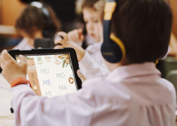 Inteligencia artificial gana relevancia en educación básica