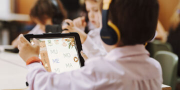 Inteligencia artificial gana relevancia en educación básica