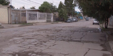 Vecinos piden rehabilitación de calle en la colonia División del Norte