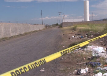 Encuentran a hombre ejecutado cerca de la Puerta de Chihuahua