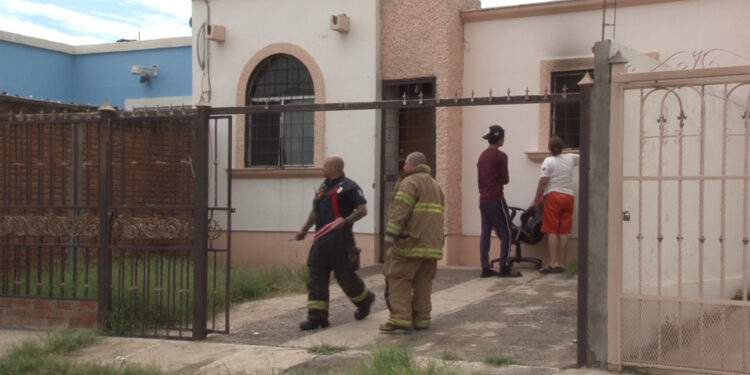 Bomberos controlan incendio en Paseos de Chihuahua