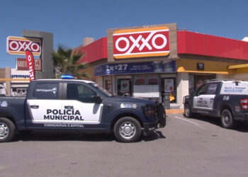 Frustran robo en OXXO de la colonia Mina