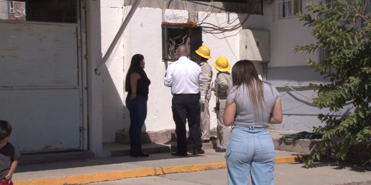 Primaria federal Ignacio Allende lleva más de tres meses sin luz