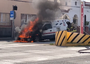 Se incendia un camión de valores en el centro de la ciudad