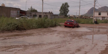 Vecinos denuncian encharcamientos en Valle Dorado