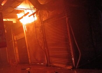 Incendio consumió cinco locales en El Pasito de Chihuahua