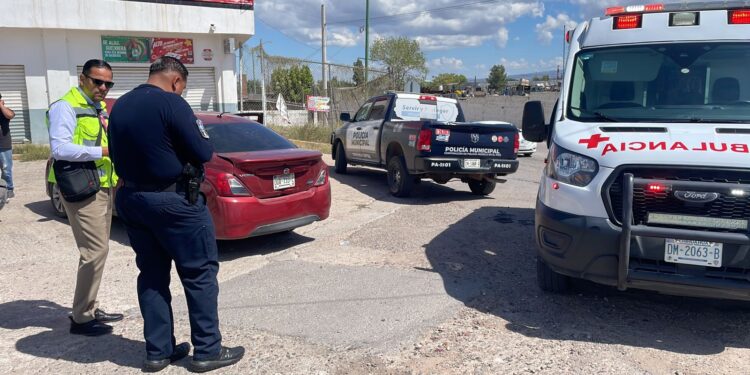 Choque entre patrulla y automóvil particular en el sur de la ciudad