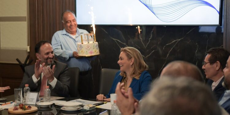 Celebra Maru Campos su cumpleaños en Palacio de Gobierno