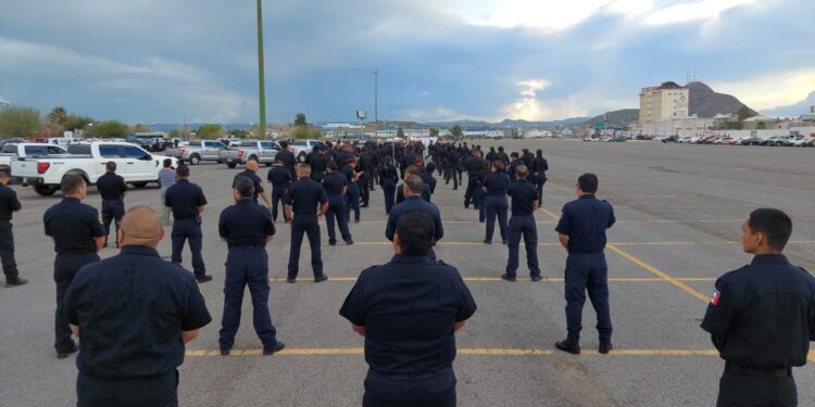 Listo el contingente para el desfile por el 215 aniversario de la Independencia