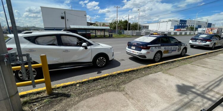 Choque deja a una mujer lesionada al norte de la ciudad