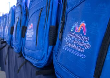 Entregan más de 88 mil kits escolares en Chihuahua