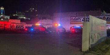 Lo encuentran sin vida en un terreno baldío del centro de la ciudad