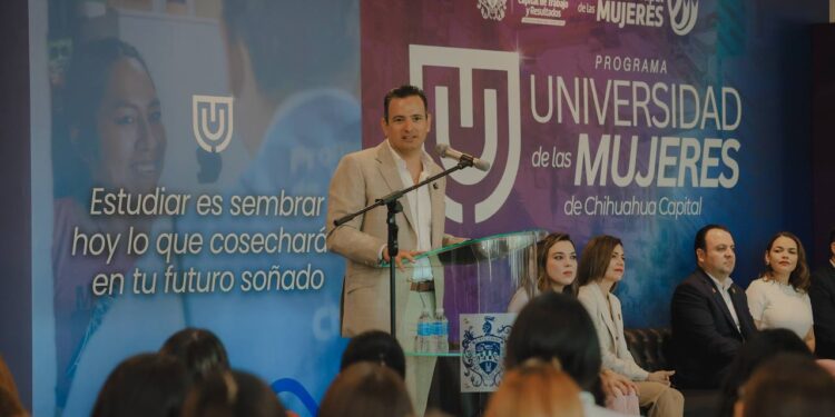 Más de 150 mujeres integran la primera generación de la Universidad de la Mujer