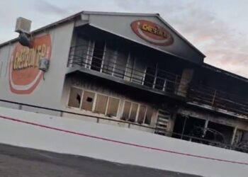 Incendian y atacan local vinculado a exalcalde de Gran Morelos